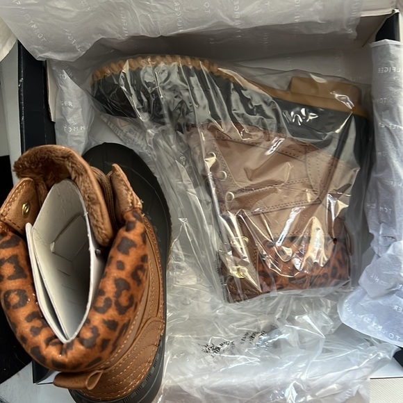 NEW!! Tommy Hilfiger Reise Brown/Leopard Duck Boot Size 7 - Picture 8 of 11